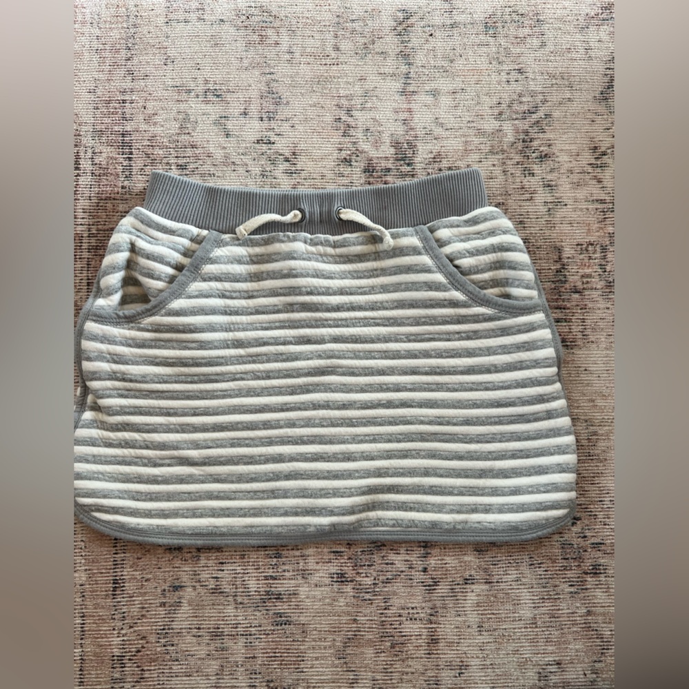 Cat & Jack Girls Sweatshirt Skirt in Gray and White Stripes